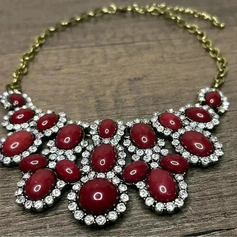 Burgundy Cabochons Clear Rhinestones Statement Necklace - Picture 3 of 3